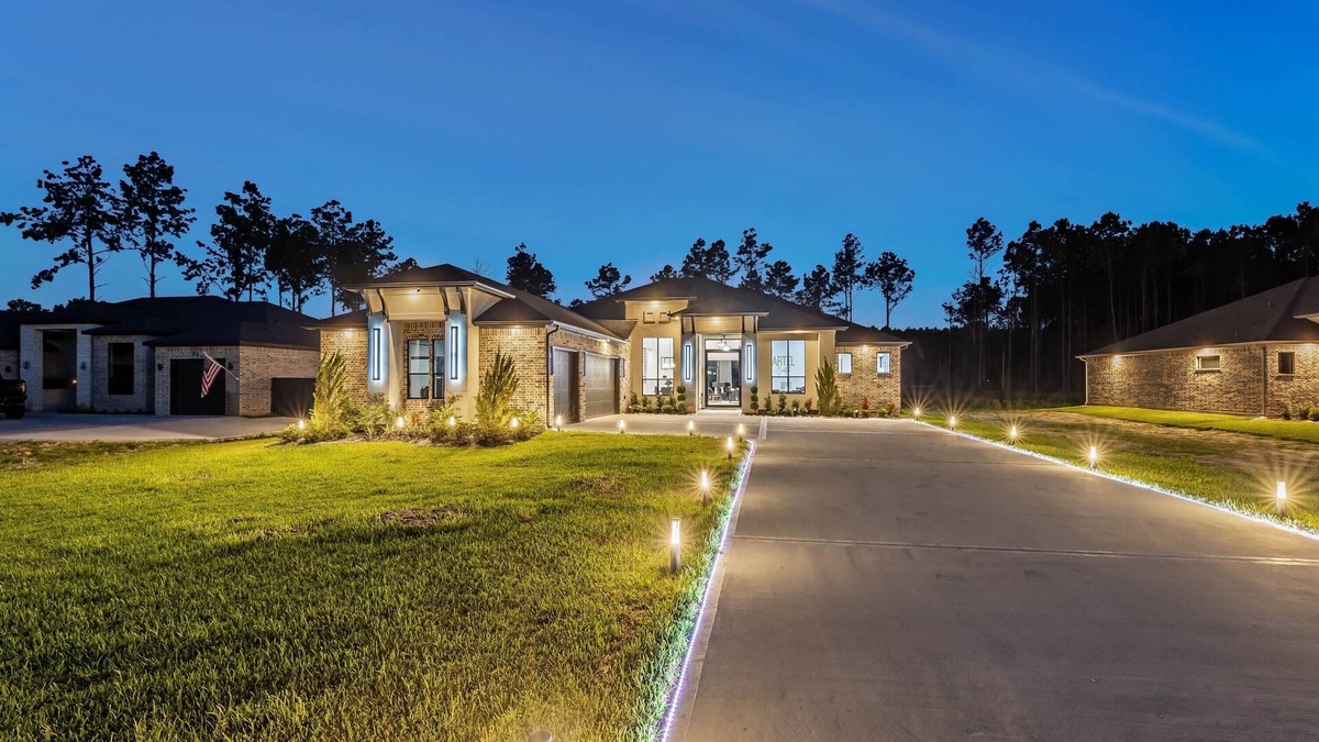 Barrett House | Luxury Smart Home Less Than A Hour From Houston
