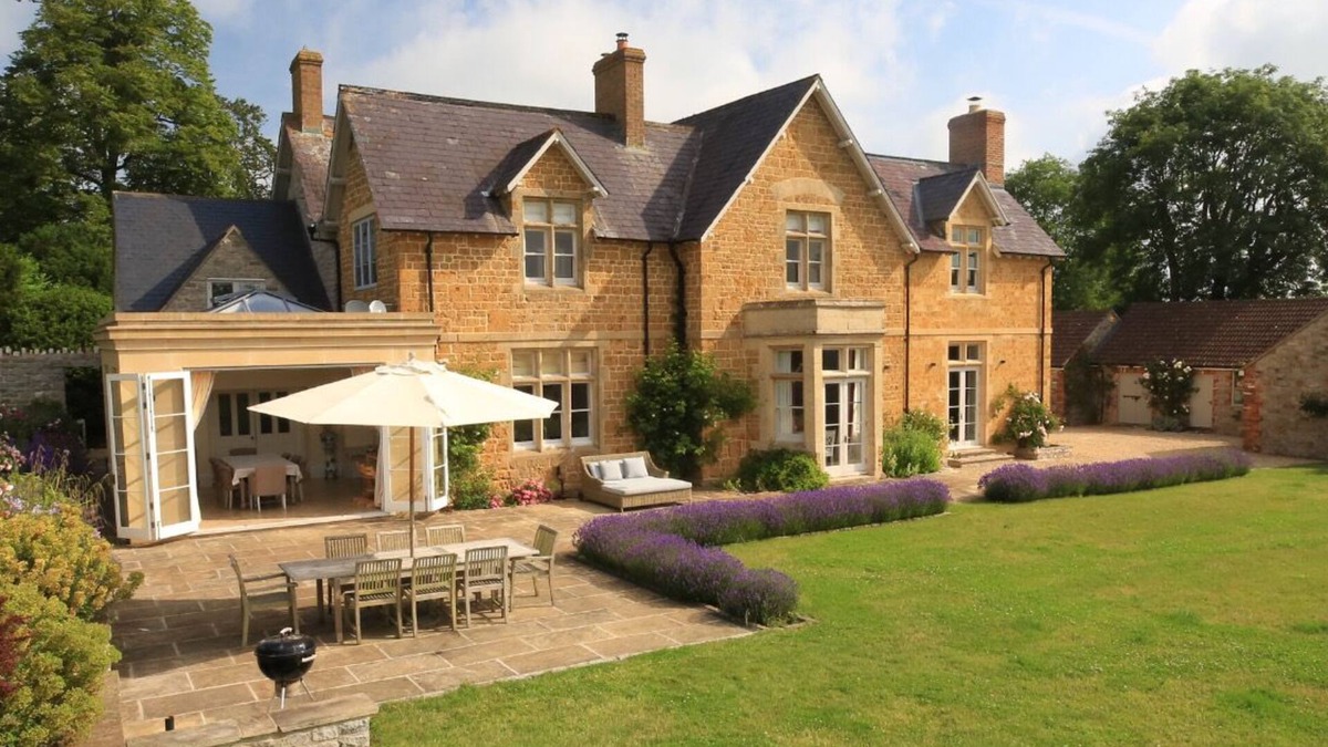 Blackford House | Luxury Somerset country house, perfect for friend and family gatherings.