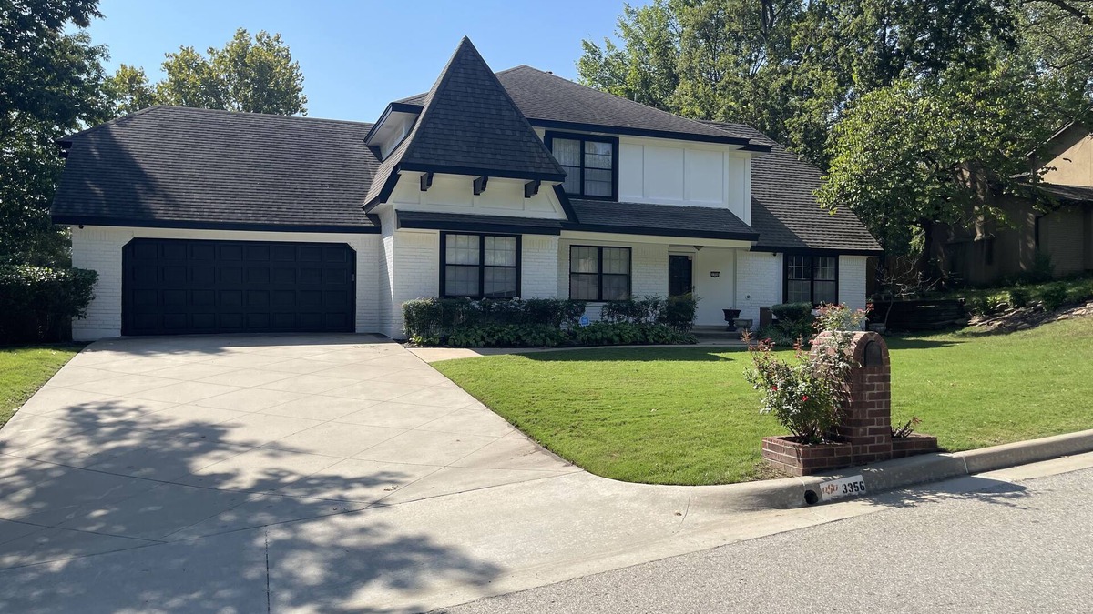 South Tulsa House | Luxury Southern Hills Home w/Pool great place for staycations,