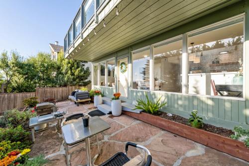 Moss Beach Apartment | Luxury Spa Retreat Guest House with Ocean View