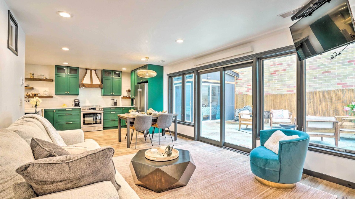 Hastings Apartment | Luxury Spa Retreat: Private Courtyard & More!