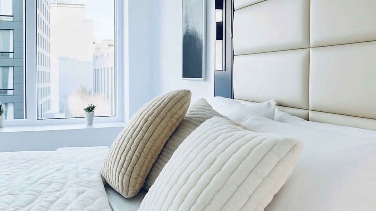Central Park North Apartment | Luxury Spacious 4-bedroom apartment in Manhattan with Doorman
