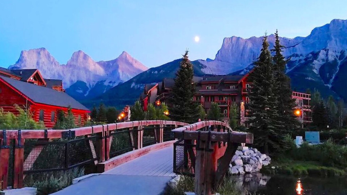Canmore Condo | Luxury, Spacious, New, Entire Condo Suite, Scenery Year-round Mountain Getaway