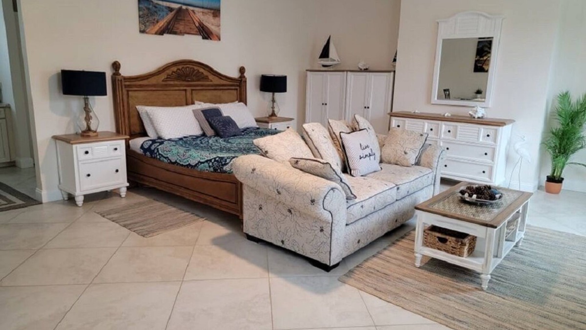 Bliss Estates Cottage | Luxury specious furnished cottage-King size bed