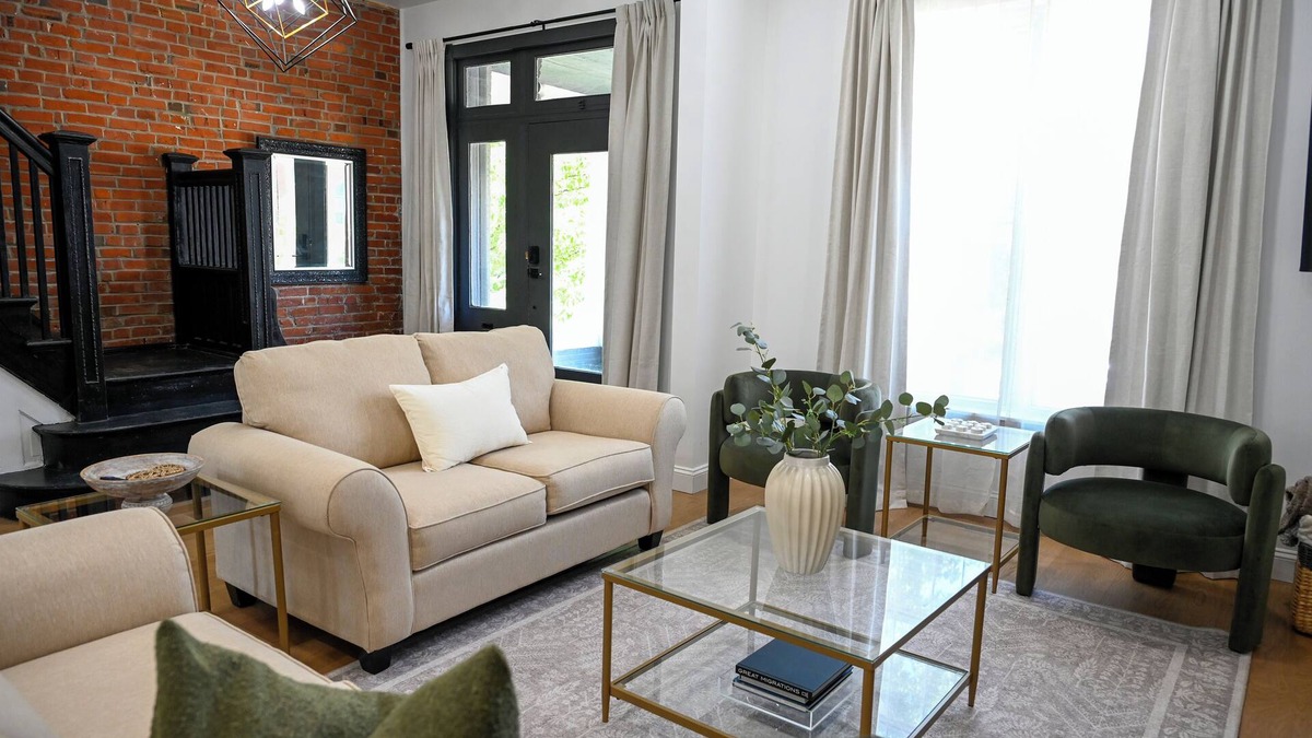 The Gate House | Luxury St. Louis Home - 3BR/3.5BA Near Everything