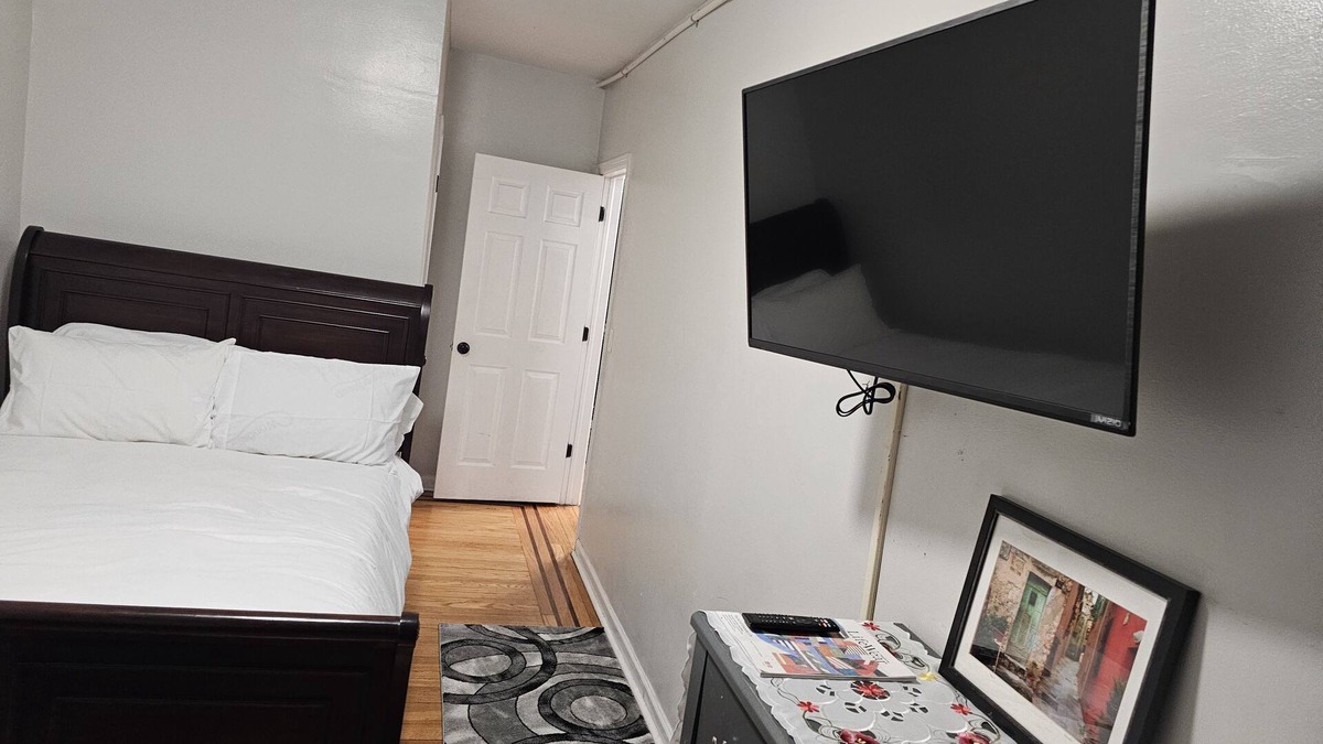 Ocean Hill Apartment | Luxury Stay in Brooklyn