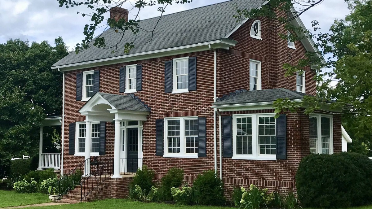 Cobham House | Luxury Stay on Flower Farm by Wineries Near Charlottesville-Pet-Friendly