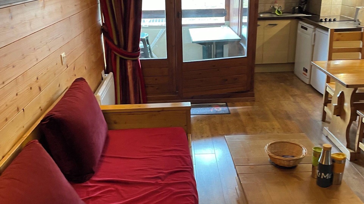 Brides-les-Bains Apartment | Luxury Studio With Easy Access To The 3 Valleys In A Beautiful Spa Town.