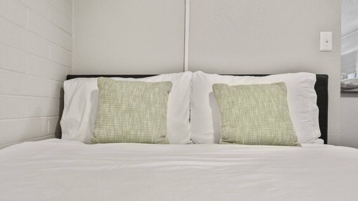 Peaceful Valley Apartment | Luxury Studio Oldtown Scottsdale Free Parking