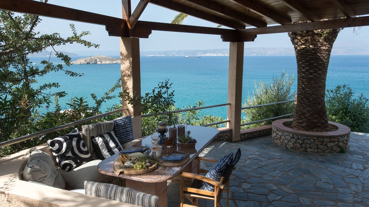 Plaka Apartment | Luxury studio with amazing sea view and swimming pool