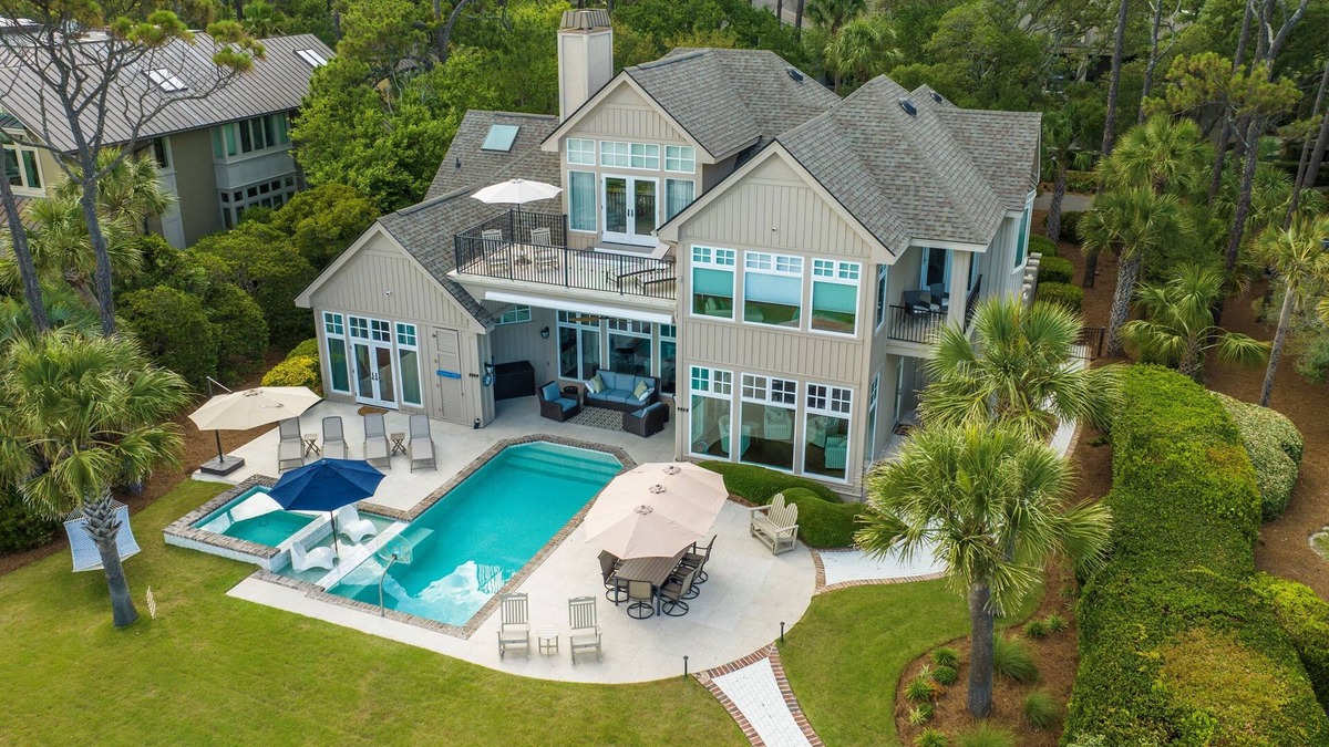 Sea Pines House | Luxury, Stunning 6 Bedroom Home with Saltwater Pool on the Beach