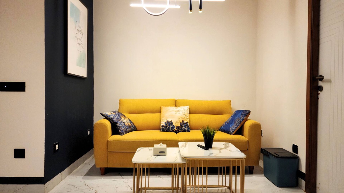 Pallavaram Apartment | Luxury Stylish Comfort near Airport, Bus and Train