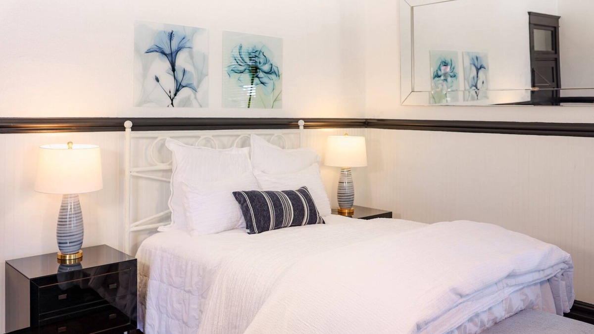 Orange Apartment | Luxury Suite at Grelen's Historic Depot