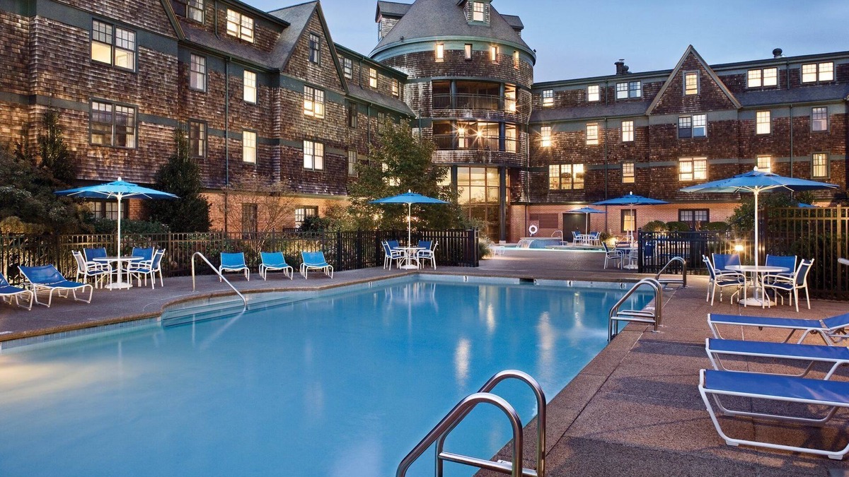 The Point Resort | Luxury Suite at oceanfront resort, Downtown Newport, pools at Wyndham Long Wharf