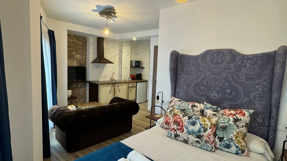 Old Town Apartment | LUXURY SUITE IN CUENCA'S HISTORIC CENTER