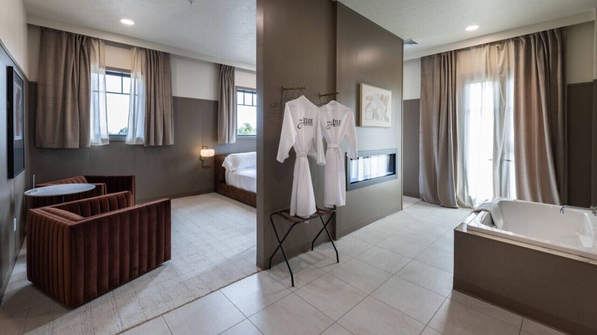 Berlin Apartment | Luxury Suite in Downtown Berlin #301