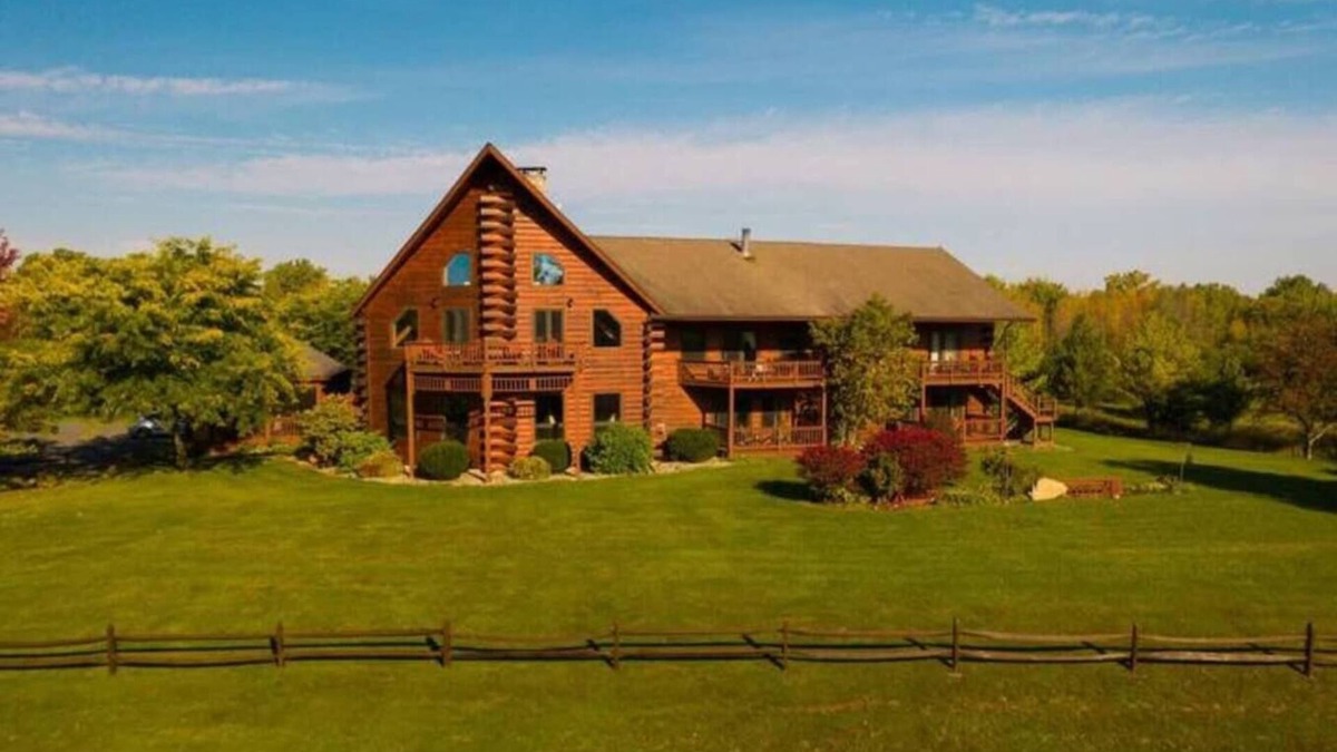 Point Au Roche Cabin | Luxury Suite in Famous Lodge - Jacuzzi + Lake Champlain