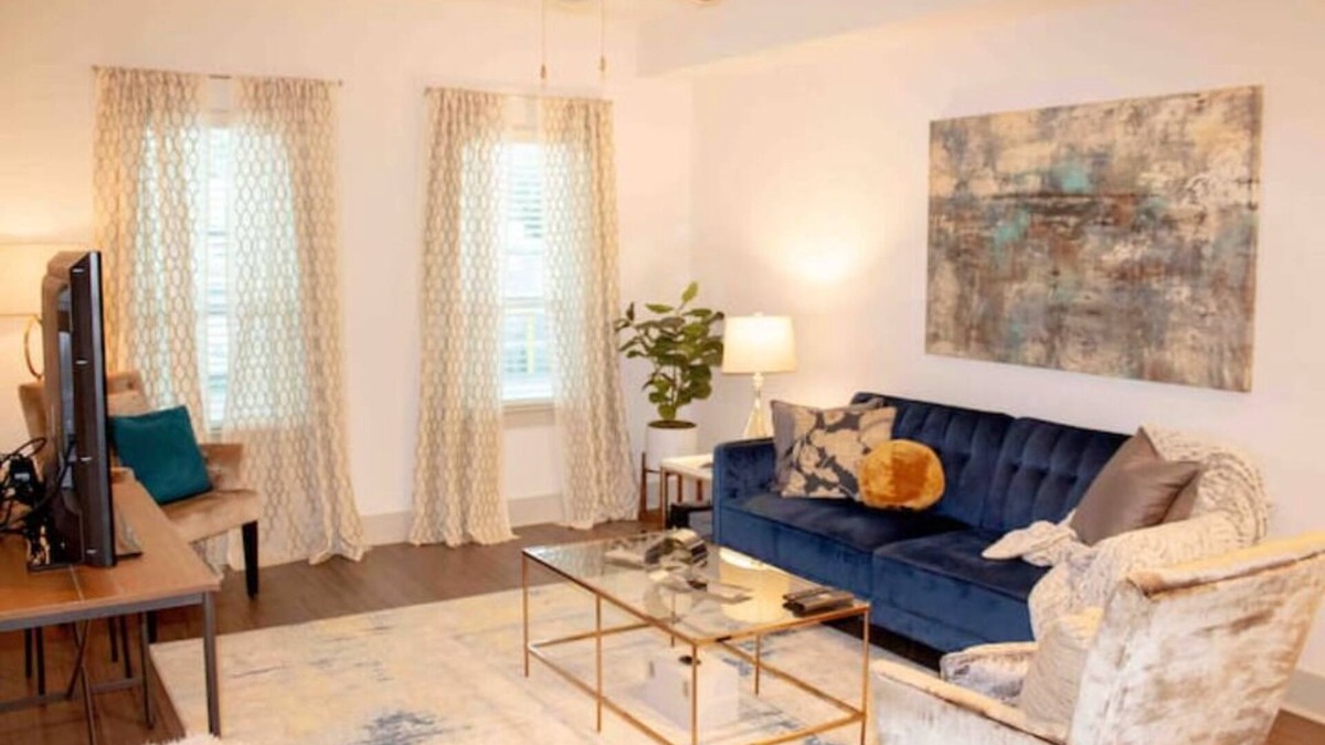 Loring Heights Apartment | Luxury Suite in Midtown