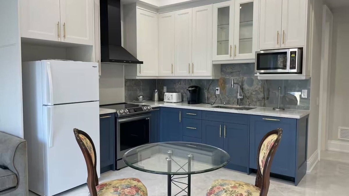 Thornhill House | Luxury Suite in New Custom Home