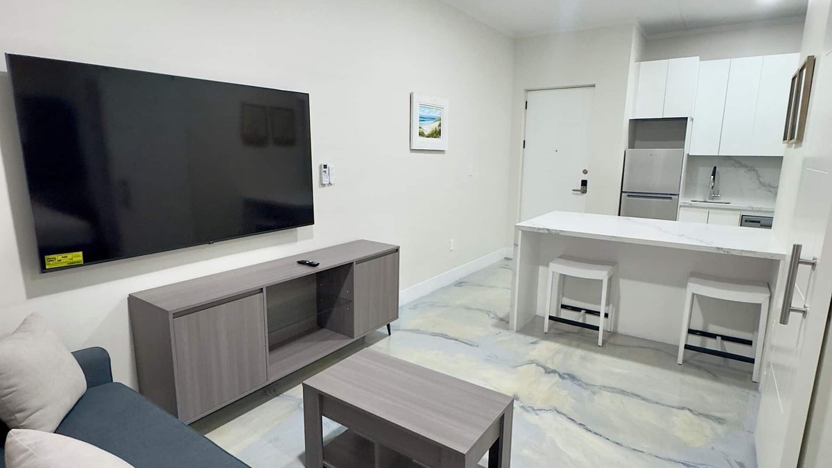 Westwind Apartment | Luxury Suite - Near Airport, Fine Dining & Beaches in Nassau