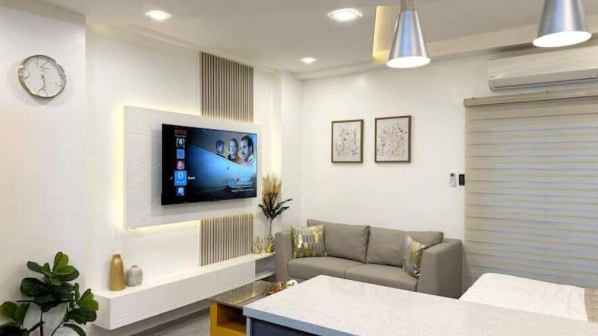 Malabanias Apartment | Luxury Suite near Clark Airport