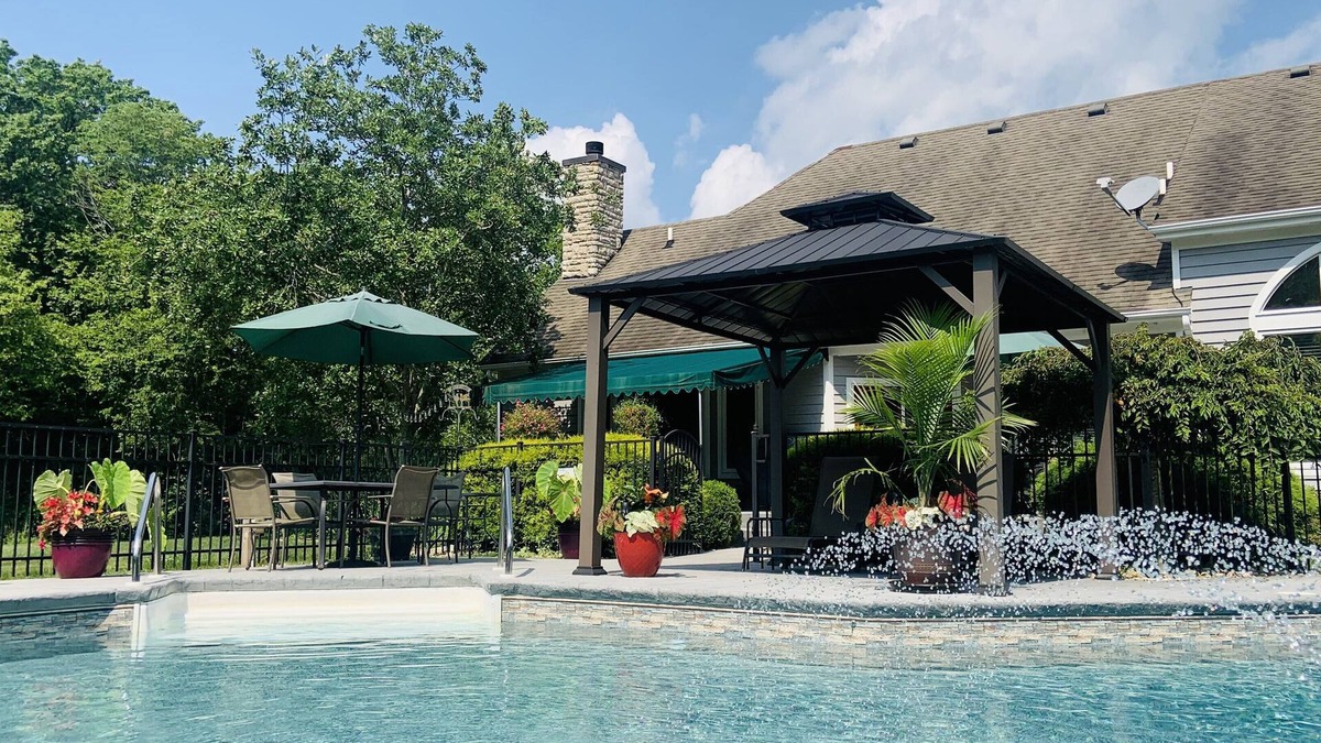 Milford House | Luxury Suite w/Pool, Hot Tub & Lake on 40 Acres, Fishing, Swimming, Kayaking