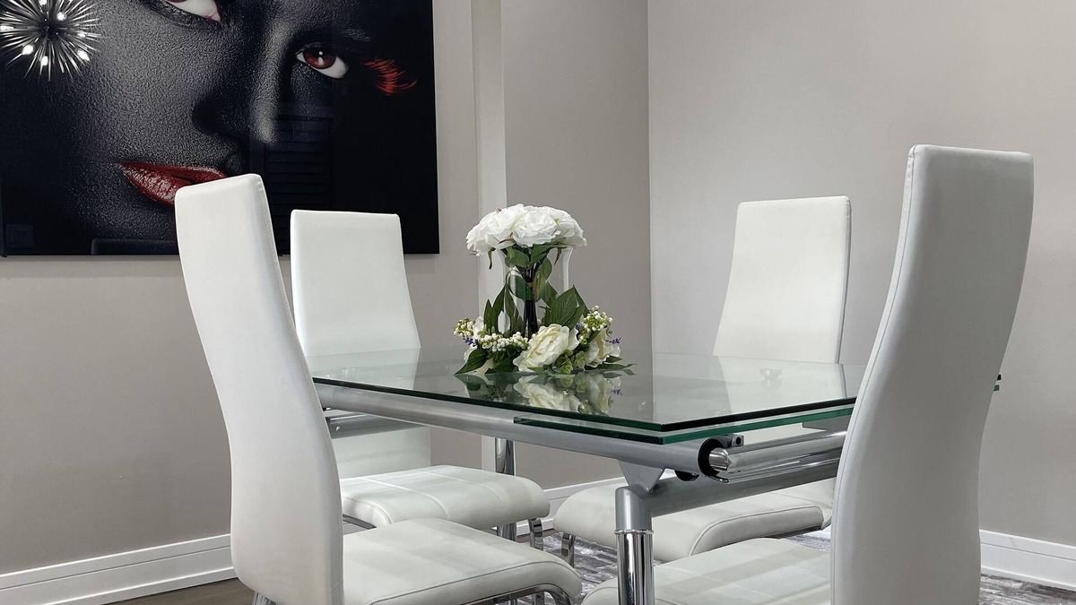 Greater Grand Crossing Apartment | Luxury suite with 3 Bedrooms n10 min to downtown n5 min to university of Chicago