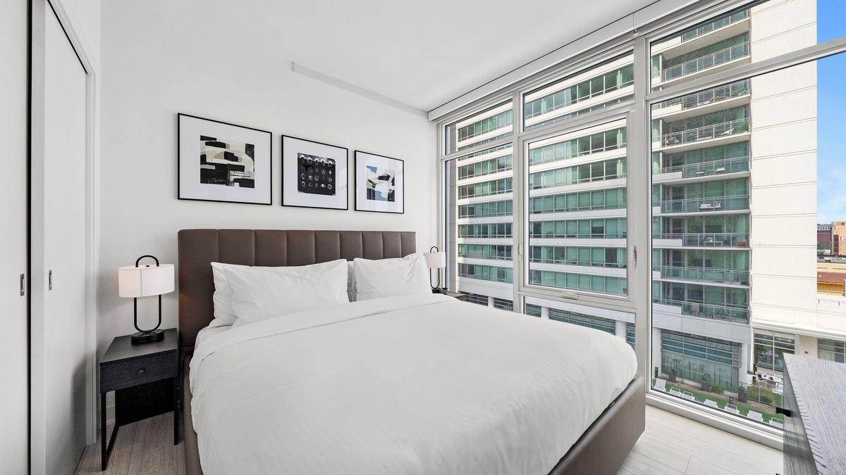 West Loop Apartment | Luxury Suites in Chicago's West Loop – Modern Comfort Meets Vibrant City Life