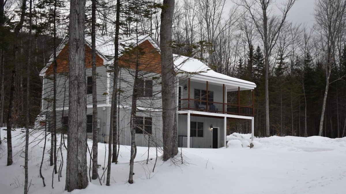 Sunday River Area House | Luxury Sunday River Ski House - 4BR Mountain Retreat - 10 Min to Slopes