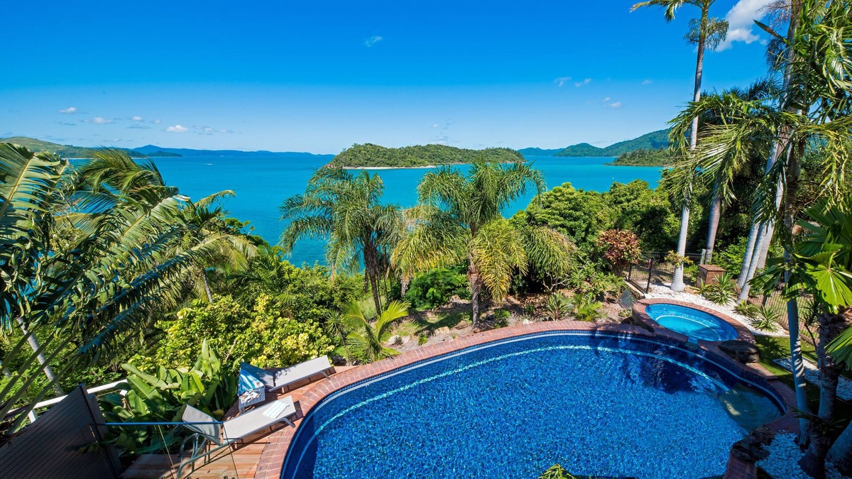 Shute Harbour House | Luxury surrounded by abundant natural beauty, amazing ocean views.