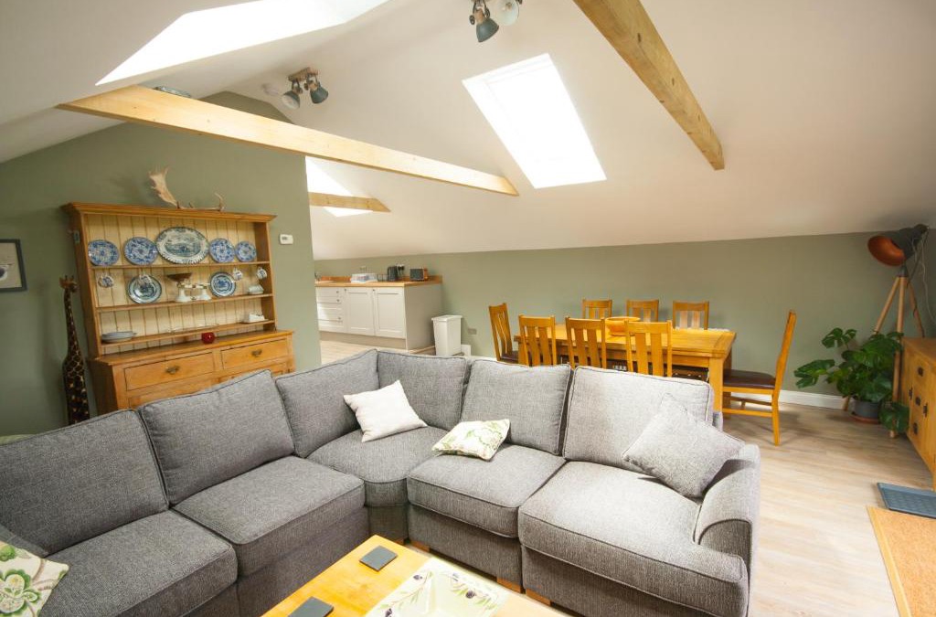 Romsey House | Luxury three bedroom property with hot tub