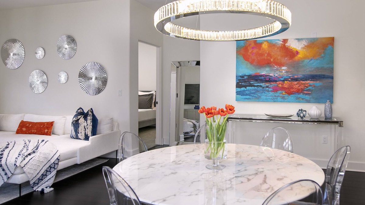 Oak Park Condo | Luxury Top Floor Condo in Heart of Downtown Santa Barbara