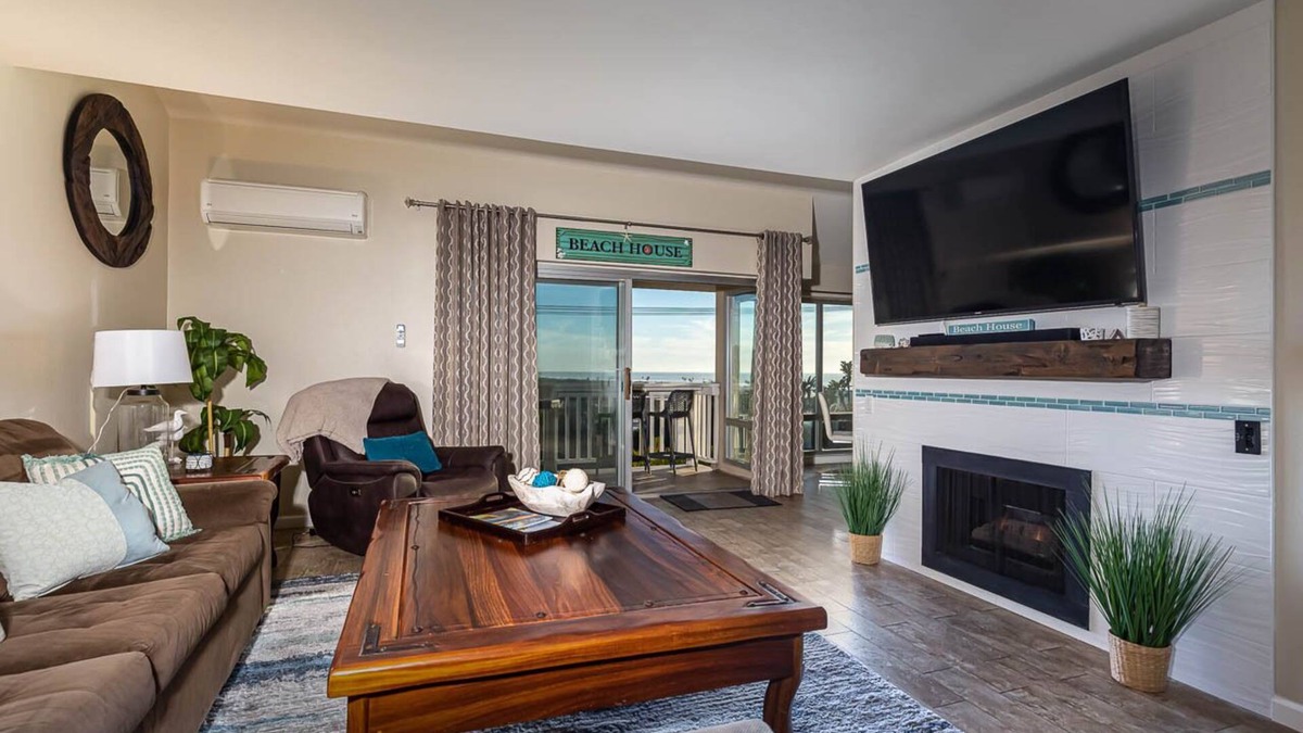 Solana Beach House | Luxury Townhome at the Del Mar Track by the Beach