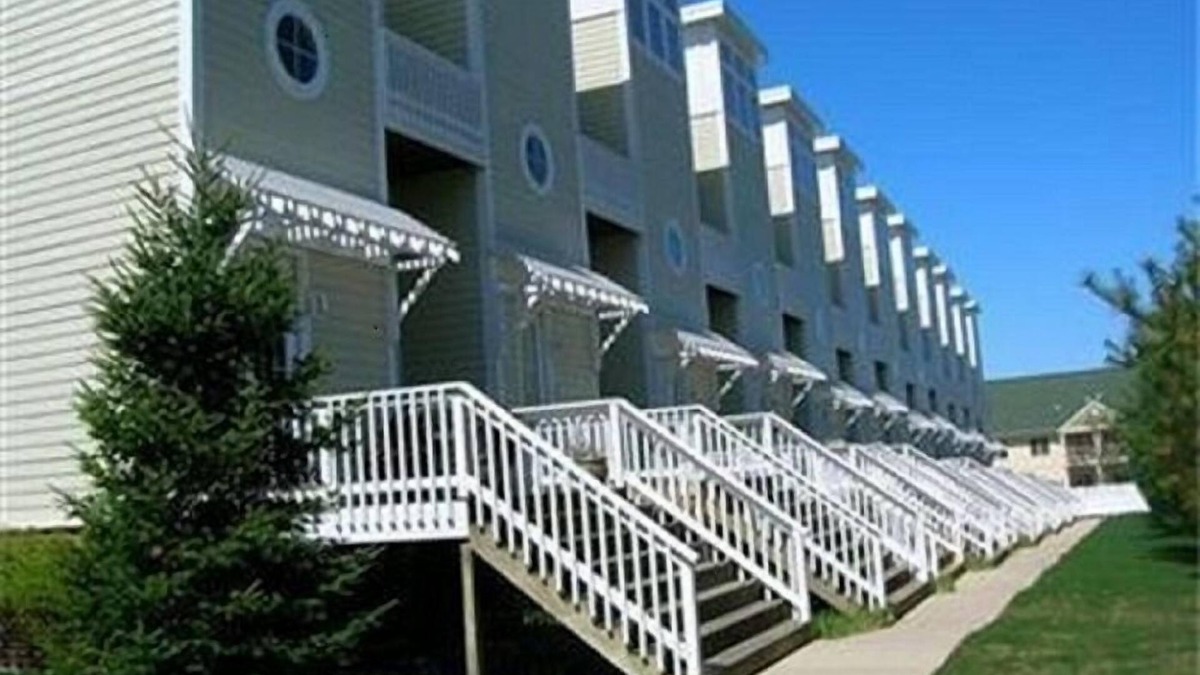 New Buffalo House | Luxury Townhome In The Heart Of Downtown New Buffalo