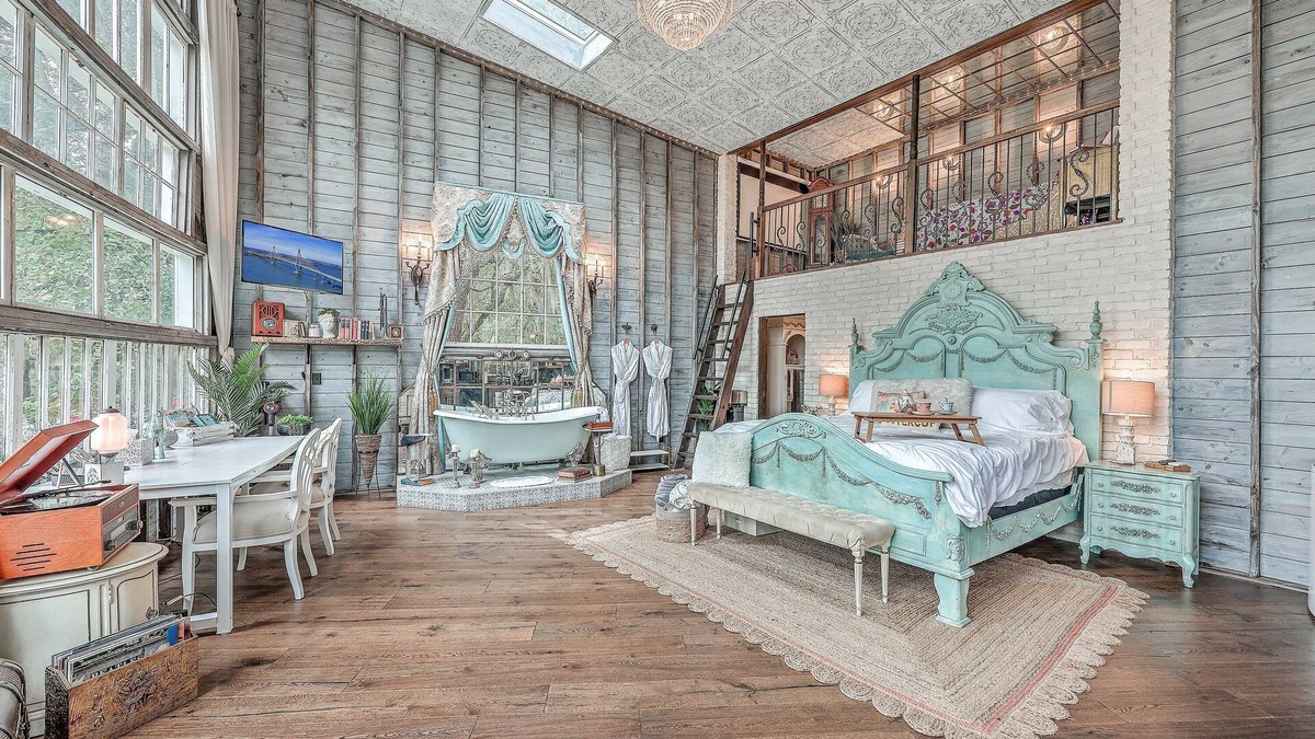 Wadmalaw Island Apartment | Luxury Treehouse Retreat near Charleston with Loft Pet friendly