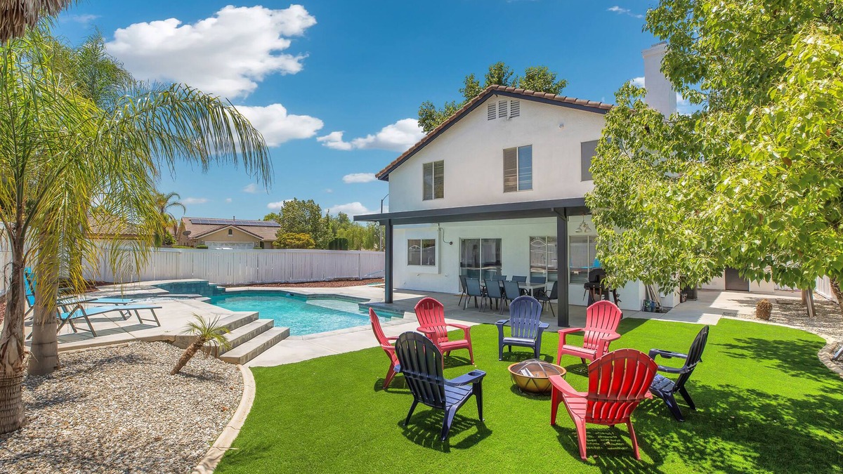 Riverside House | Luxury Tropical Modern Villa Pool Jacuzzi Game Room