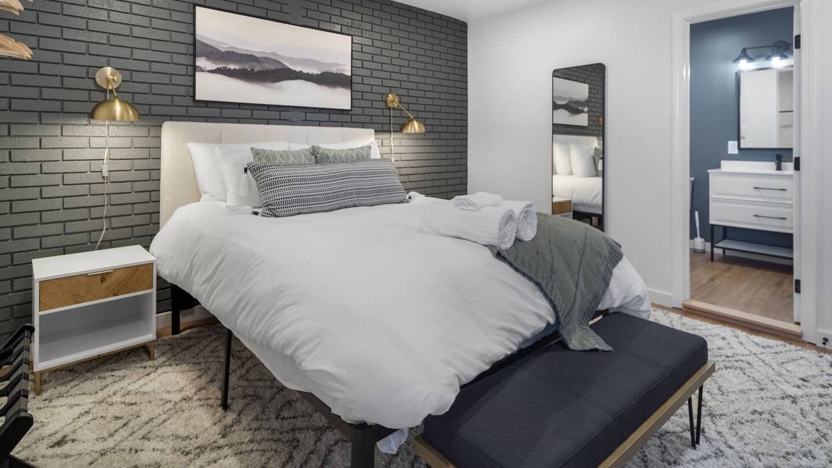 Romulus House | Luxury Twnhome | Cayuga Wine Trail | Lake Access