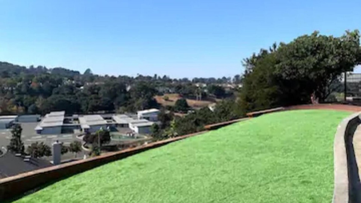 Pinole House | Luxury Vacation Home with a Gorgeous Bay View