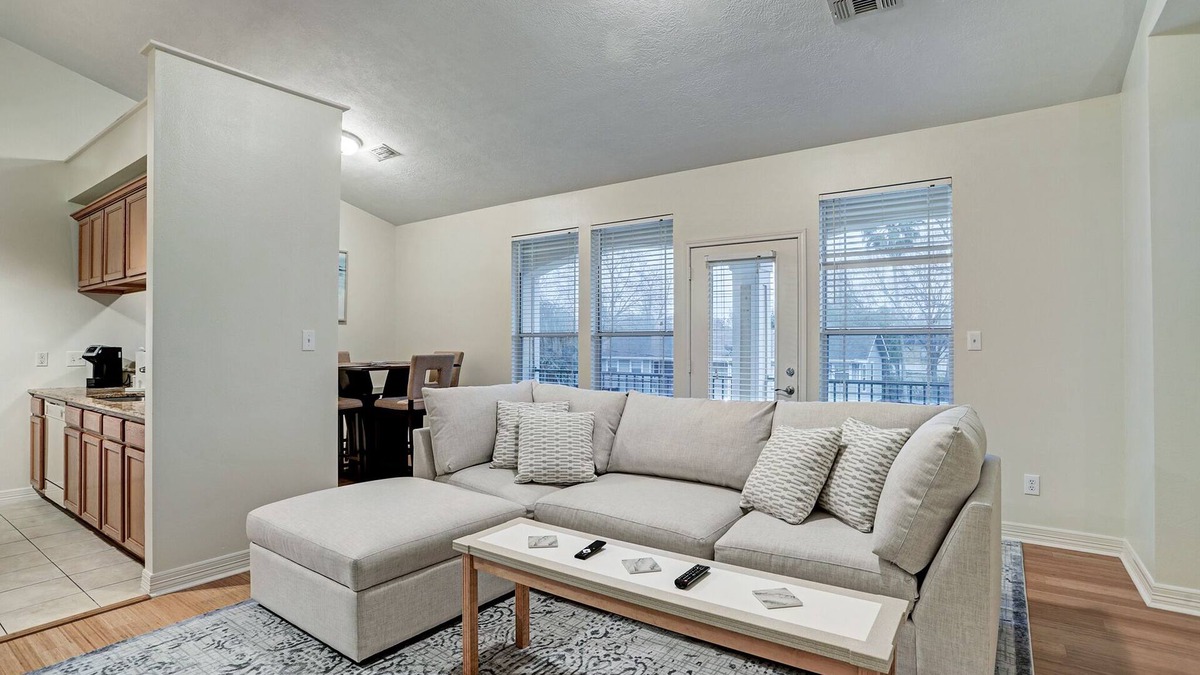 Clear Lake Shores Condo | Luxury vacation Kemah, TX condo. Bars and restaurants within walking distance.