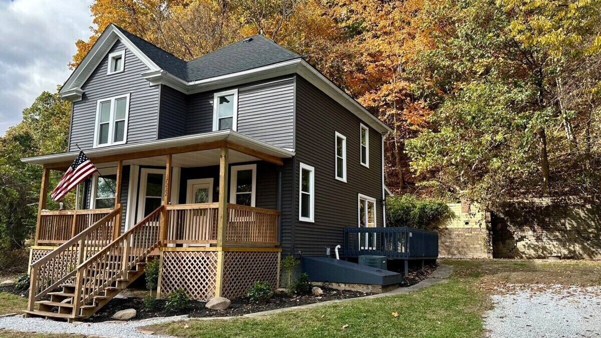Nelsonville Cottage | Luxury Vacation Rental Home with Hot Tub near Hocking Hills - 1st Choice Lodging
