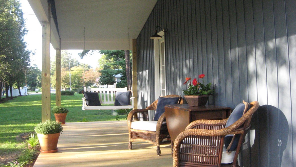 Irvington Cottage | Luxury vacation retreat-open for Summer bookings in the village of Irvington!