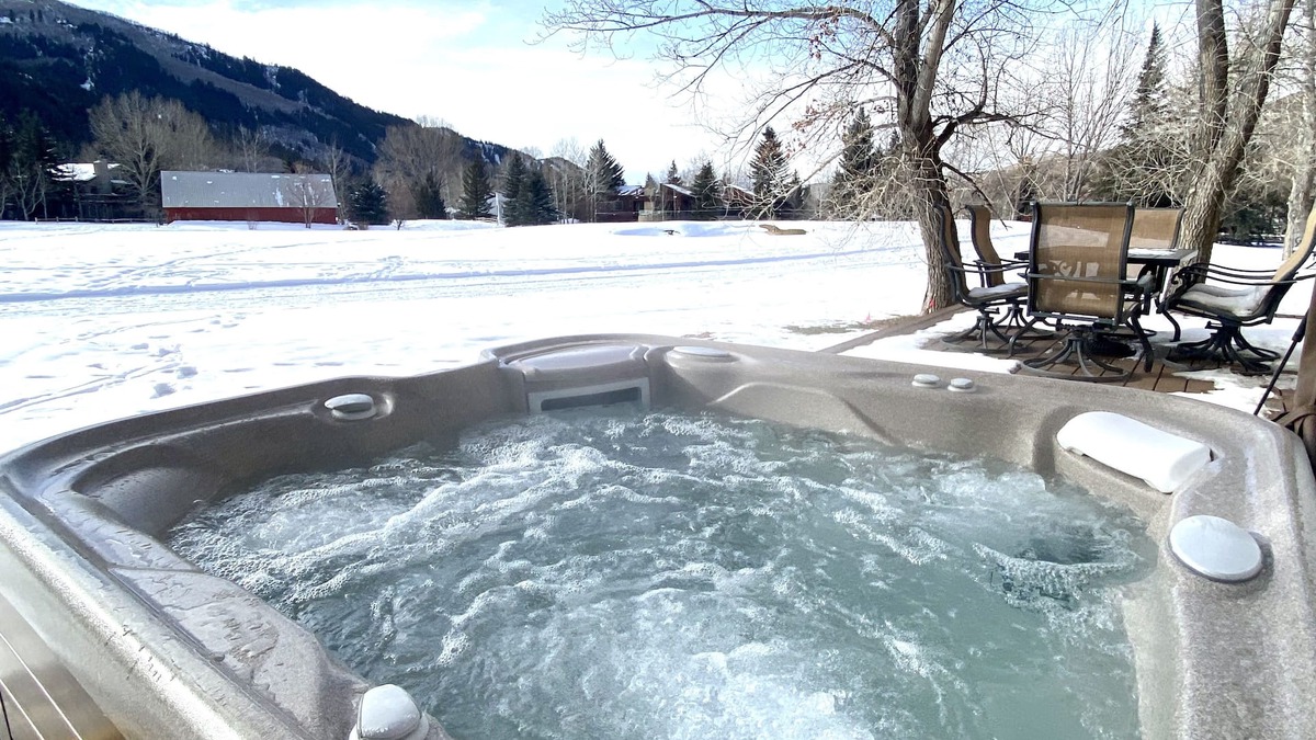 Eagle-Vail House | Luxury Vail Beaver Creek Home 4bd Private Hot Tub. Golf. Ski. View. AC