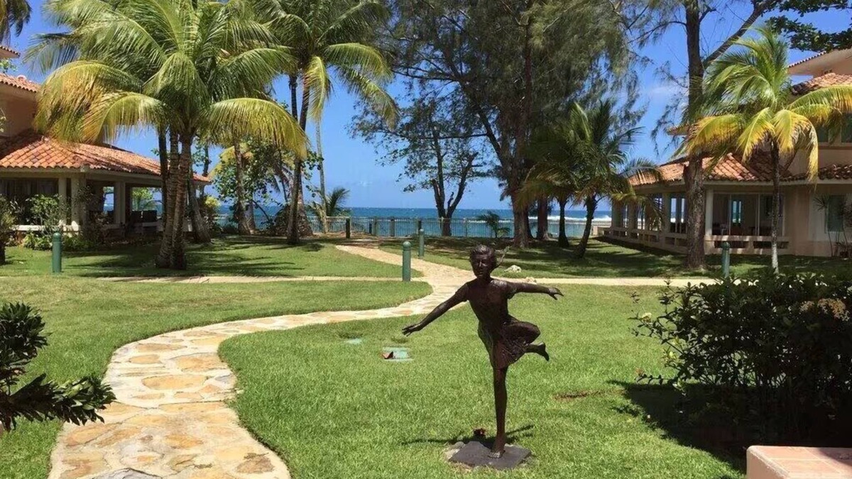 Dorado Pueblo Villa | Luxury Vibrant Beachfront Family Villa @ Dorado Beach