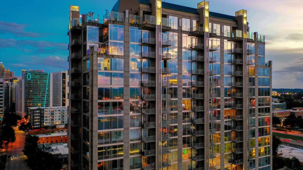 Old Fourth Ward Apartment | Luxury Views From the Sky