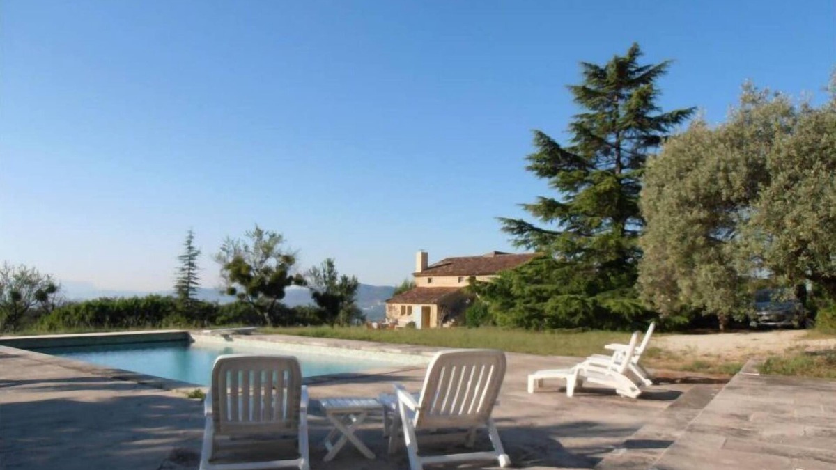 Cadenet House | Luxury, views & privacy in Provence