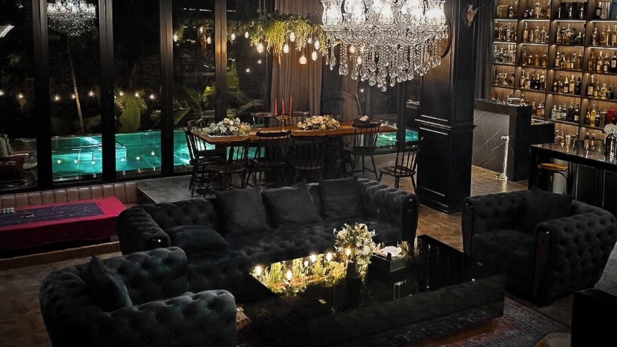 Bang Phlat Villa | Luxury villa near Chao Phraya River — 150 meters from MRT Bang O