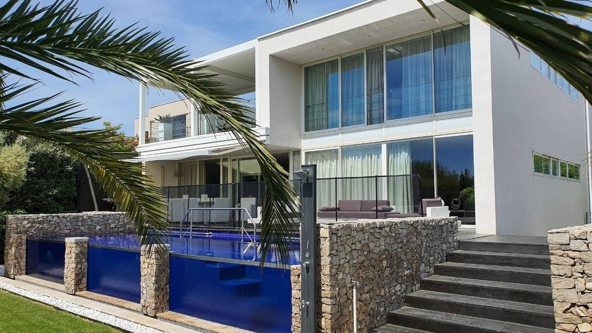 Sete Resort | LUXURY VILLA, 10 PEOPLE, FEET IN THE WATER, BEACHFRONT