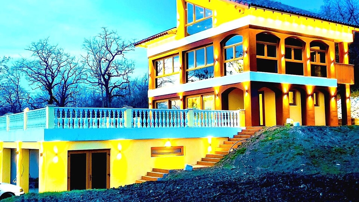 Bielovce Villa | Luxury Villa Beelvita – Relaxing, Jacuzzi, Nature, WiFi, Parking