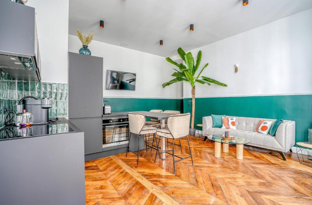 Faubourg-du-Roule Apartment | Luxury Villa Champs Elysées