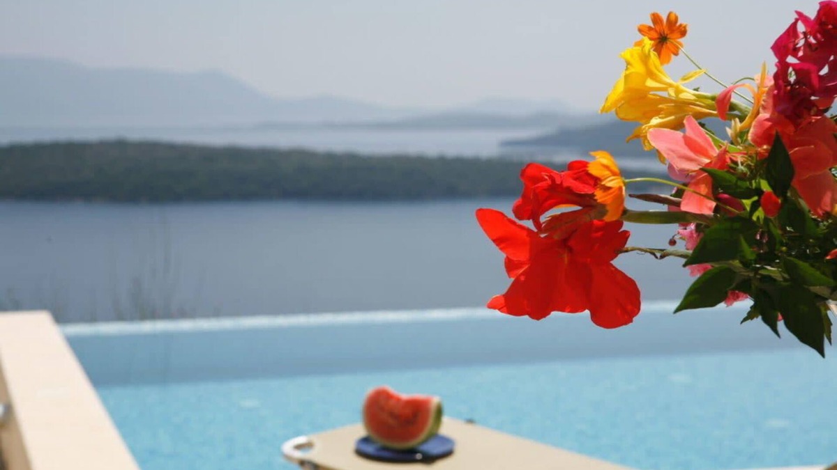 Perigiali Villa | Luxury Villa Della Luna, with a private infinity pool and amazing views